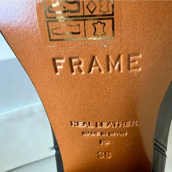 NIB FRAME Le Manhattan Chelsea boots in black size 38