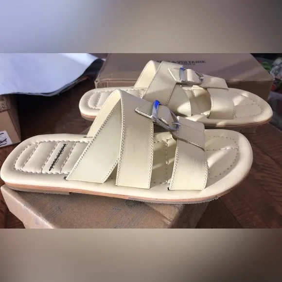 NIB Free People Sloan Buckle Flat Sandals in Light Yellow - Size 8