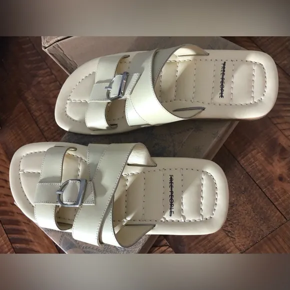 NIB Free People Sloan Buckle Flat Sandals in Light Yellow - Size 8