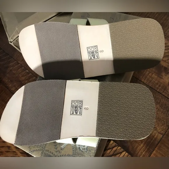 NIB Free People Sloan Buckle Flat Sandals in Light Yellow - Size 8