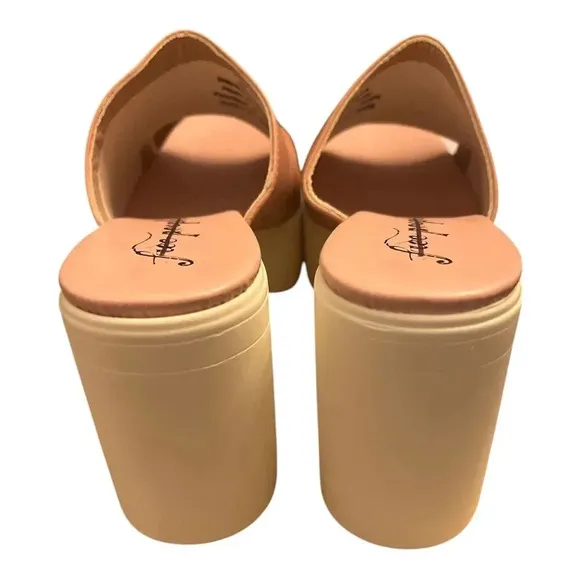 NIB FREE PEOPLE Zoe Natural Chunky Leather Platform Heel Sandals Size 39/8.5