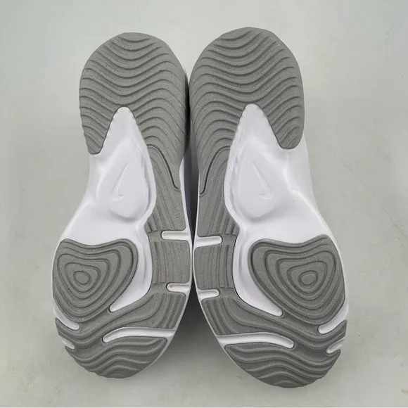 NIB! Nike Women’s Legend Essential 3 NN White Mesh Low Top Workout Shoe-Size 8.5
