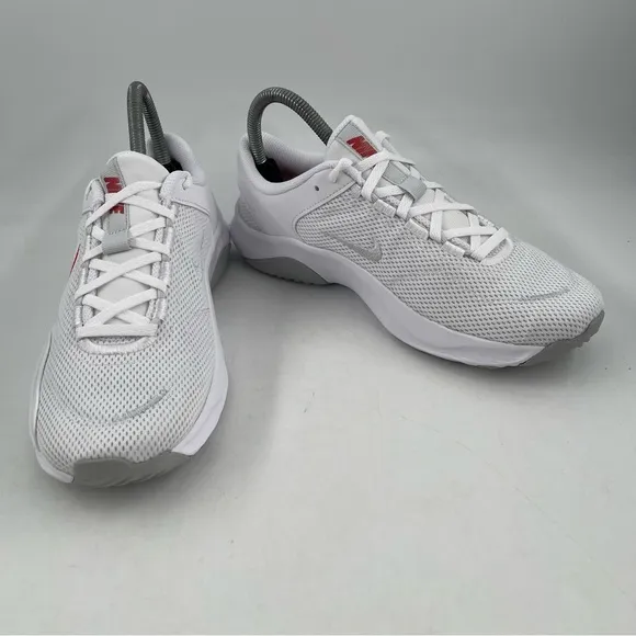 NIB! Nike Women’s Legend Essential 3 NN White Mesh Low Top Workout Shoe-Size 8.5
