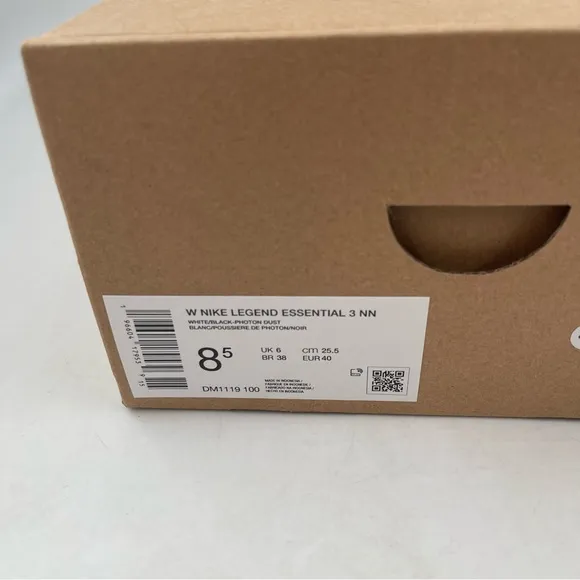 NIB! Nike Women’s Legend Essential 3 NN White Mesh Low Top Workout Shoe-Size 8.5