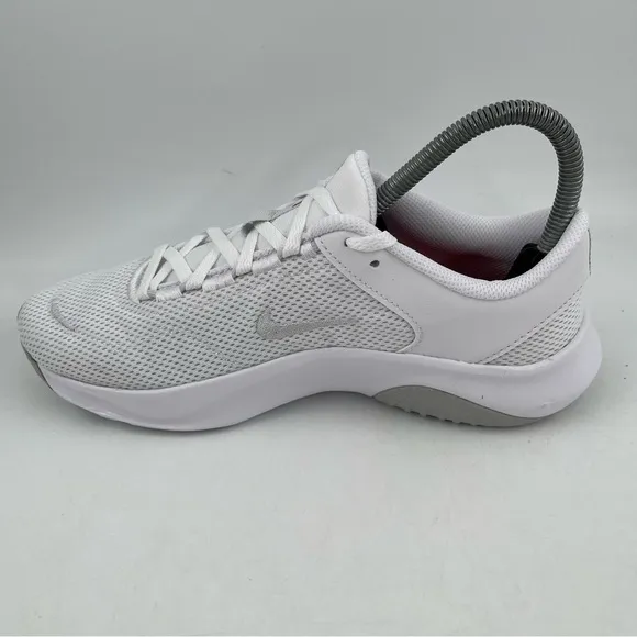 NIB! Nike Women’s Legend Essential 3 NN White Mesh Low Top Workout Shoe-Size 8.5