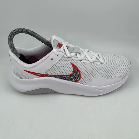 NIB! Nike Women’s Legend Essential 3 NN White Mesh Low Top Workout Shoe-Size 8.5