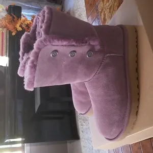 NIB Purple UGGS