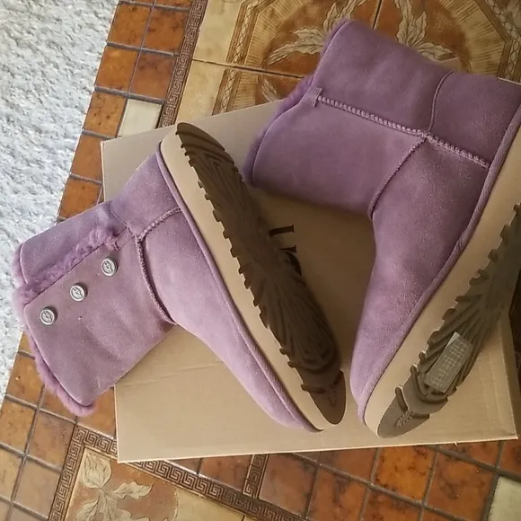 NIB Purple UGGS