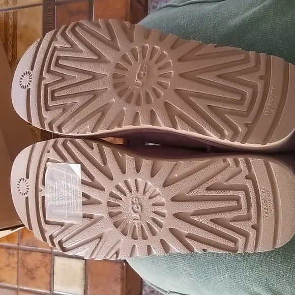 NIB Purple UGGS