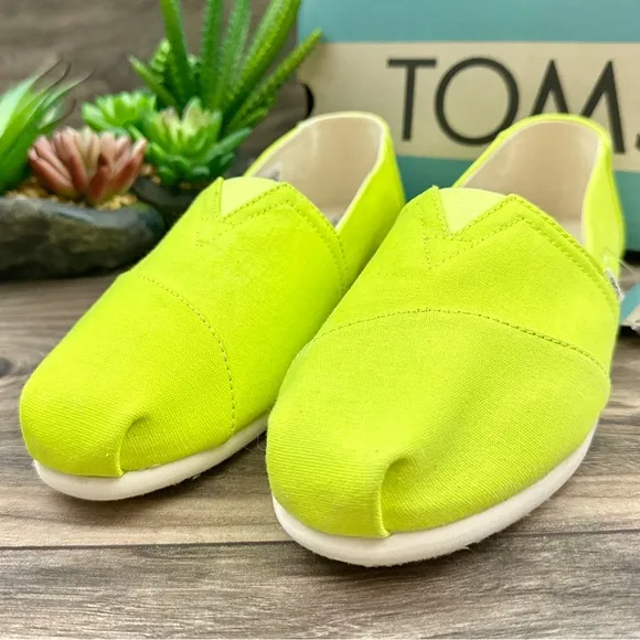 NIB Toms Alpargata Vivid Canvas Slip On Flats Loafers Neon Yellow 8.5 39