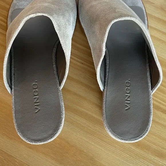 NIB Vince Darla Suede Wedge Slides