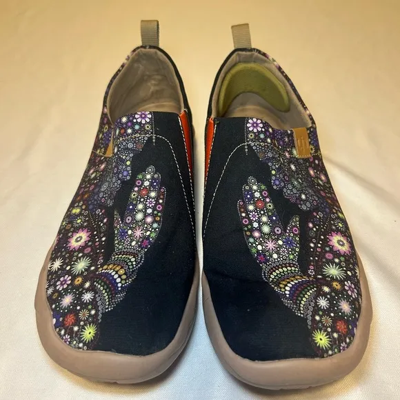 NICE!! UIN Slip On Canvas Artístic Paterns Loafers Men’s, Size 10
