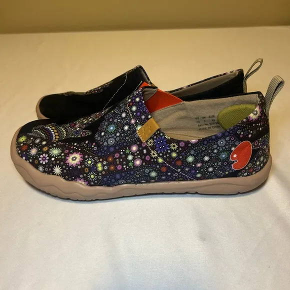 NICE!! UIN Slip On Canvas Artístic Paterns Loafers Men’s, Size 10