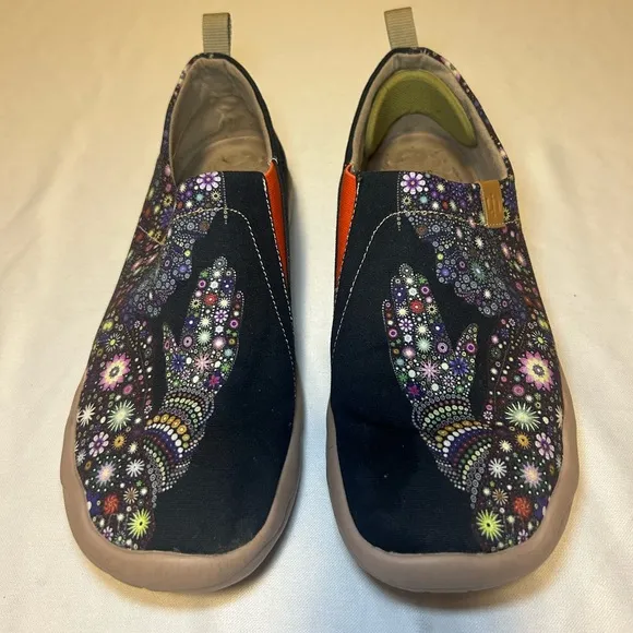 NICE!! UIN Slip On Canvas Artístic Paterns Loafers Men’s, Size 10