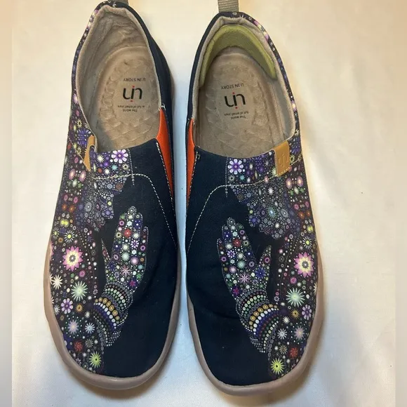 NICE!! UIN Slip On Canvas Artístic Paterns Loafers Men’s, Size 10