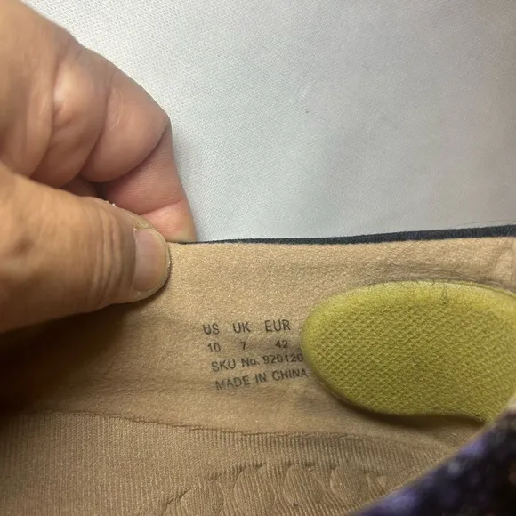 NICE!! UIN Slip On Canvas Artístic Paterns Loafers Men’s, Size 10