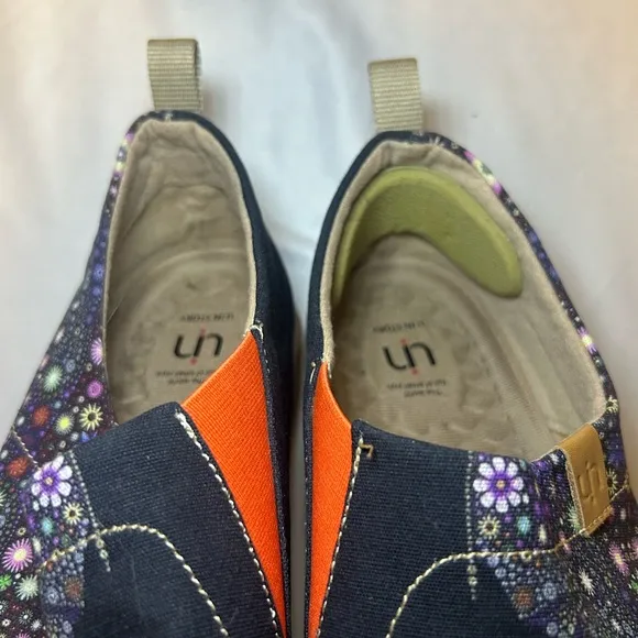 NICE!! UIN Slip On Canvas Artístic Paterns Loafers Men’s, Size 10