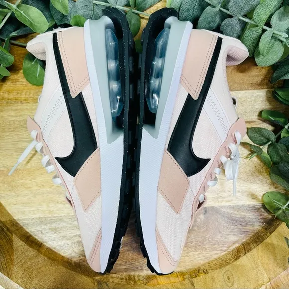 Nike - Air Max Pre-Day Sneakers 7