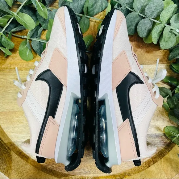 Nike - Air Max Pre-Day Sneakers 7