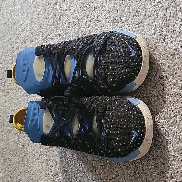 Nike KidsLeBron 18 &quot;Minneapolis Lakers&quot; sneakers