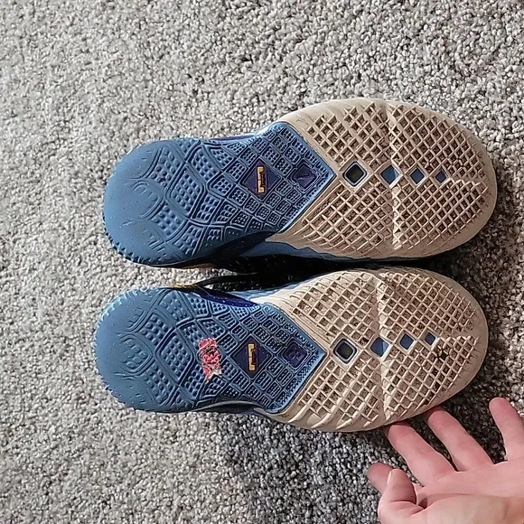 Nike KidsLeBron 18 &quot;Minneapolis Lakers&quot; sneakers