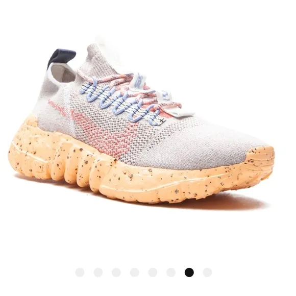 Nike Space Hippie 01 in Melon Tint