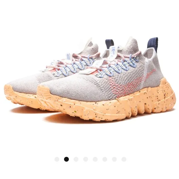Nike Space Hippie 01 in Melon Tint