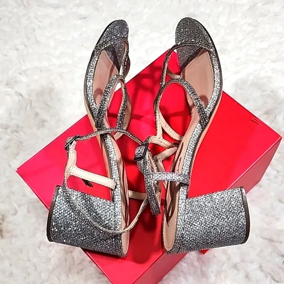 Nina Silver Rhinestones T Straps Sandals Heels . 9