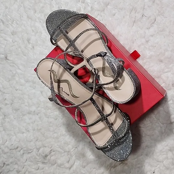 Nina Silver Rhinestones T Straps Sandals Heels . 9