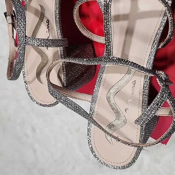 Nina Silver Rhinestones T Straps Sandals Heels . 9