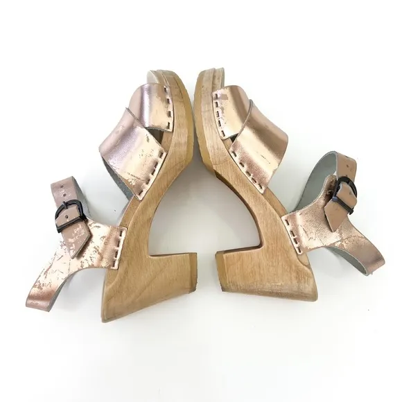 No. 6 Store Coco Cross Front Rose Gold Sandals Clogs