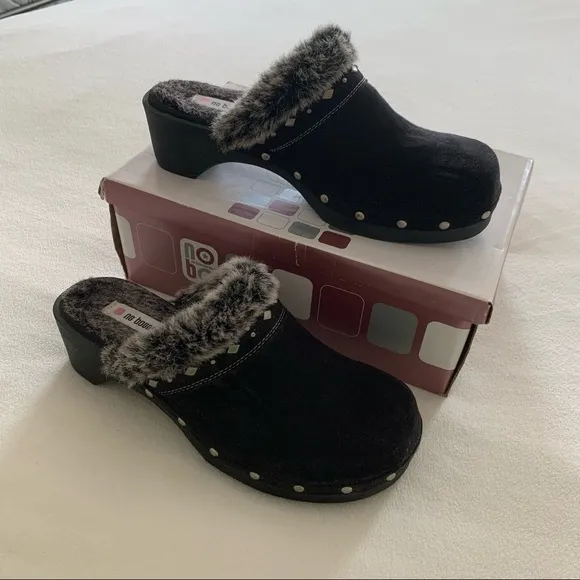 No Boundaries Cute Fuzzy Clogs! Black w/ Gray fur! 9
