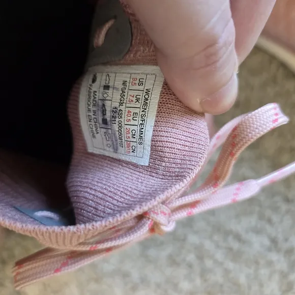North Face Vectiv Escape Knitted Sneakers In Pink Size 9.5