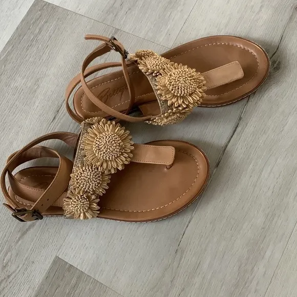 Nude Bohemian Goddess Sunflower Leather Sandals size 8 M Bettye shimmer