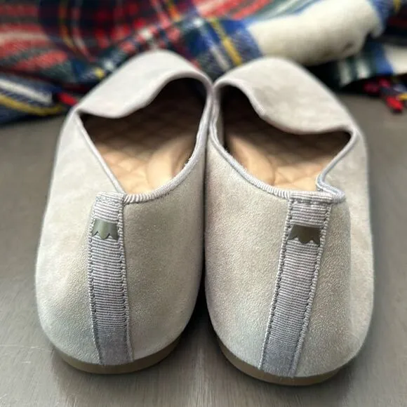 NWOB Birdies The Heron Taupe/greige ballet flats suede size 9