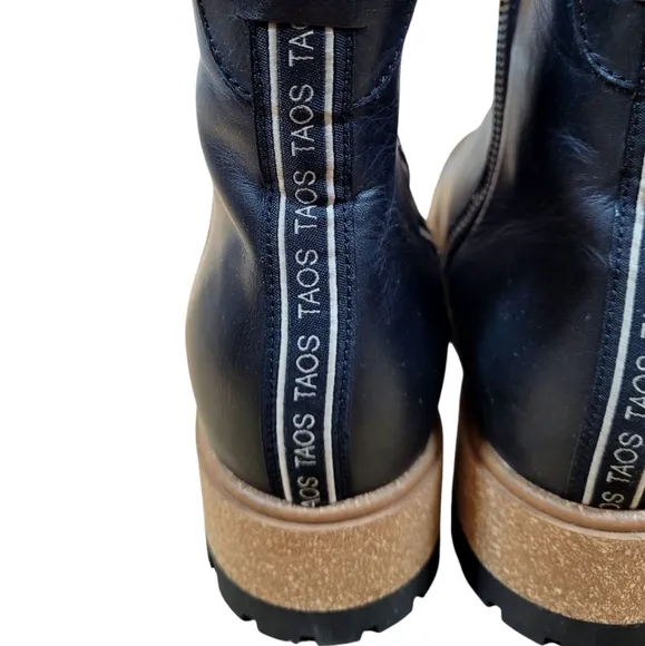 NWOB TAOS Women's Downtown Lug Sole Leather Chelsea Ankle Boots New 9.5