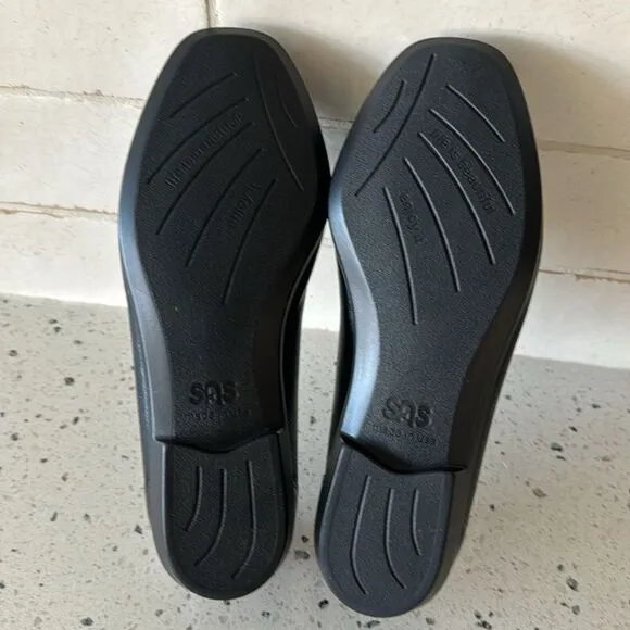 NWOB!SAS Tripad Comfort Slip On Black  Leather Loafers Toe Bow Flats Size 6 Wide