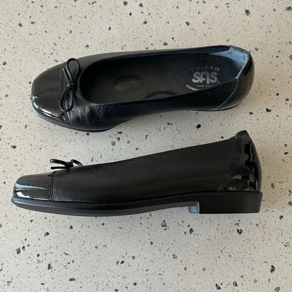 NWOB!SAS Tripad Comfort Slip On Black  Leather Loafers Toe Bow Flats Size 6 Wide