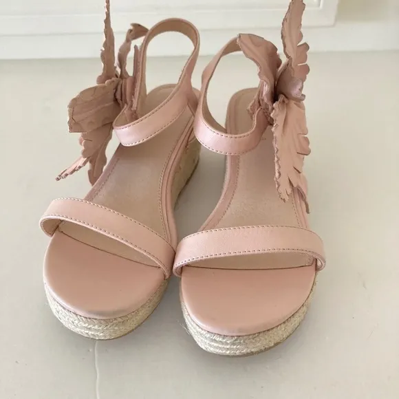 NWOT Anthropologie Cecelia Kids Lilly Flower Pink Leather Sandals Sz 2