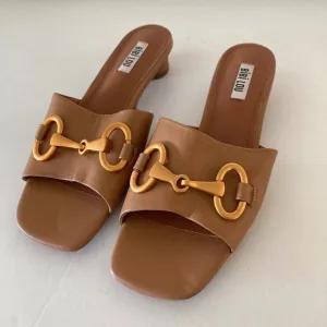 NWOT Bibi Lou Anthropologie Hana Gold Hardware Honey Leather Sandals Sz 39