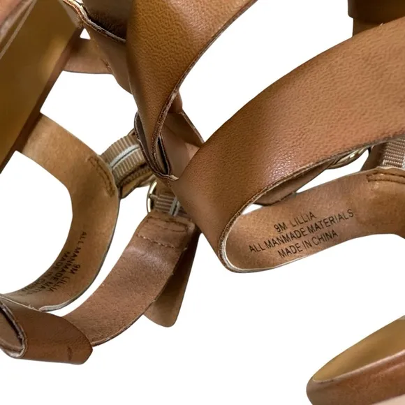 NWOT Dolce Vita Lillia Lug Sole Caged Platform Sandals in Cognac Size 9M