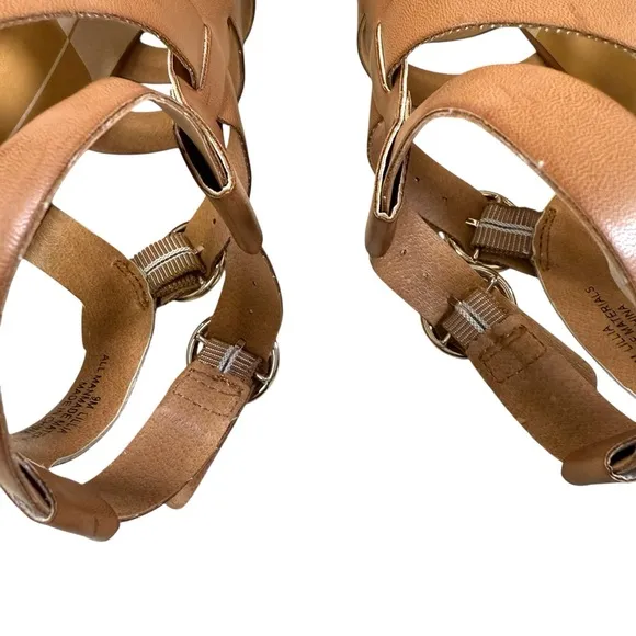 NWOT Dolce Vita Lillia Lug Sole Caged Platform Sandals in Cognac Size 9M