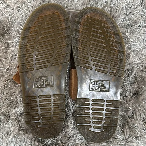 NWOT Dr. Martens Josef Sandals