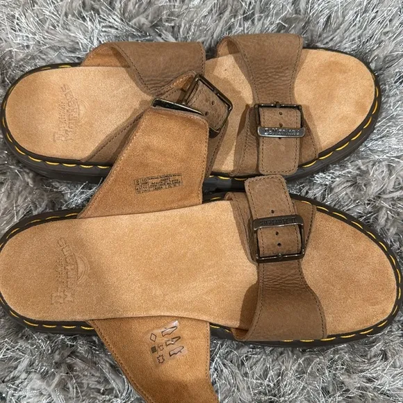 NWOT Dr. Martens Josef Sandals