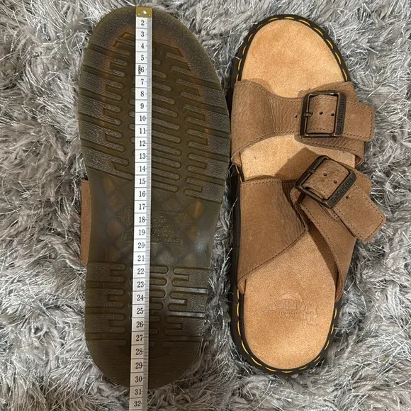NWOT Dr. Martens Josef Sandals