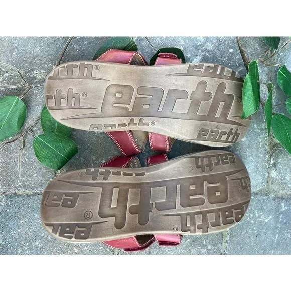 NWOT Earth leather regal red sandals size 9
