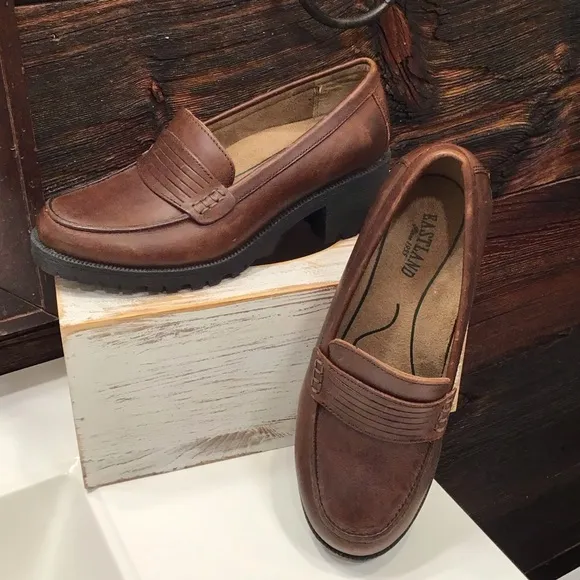 NWOT Eastland Newbury Penny Loafer Heeled Genuine Leather Shoe Brown SZ6
