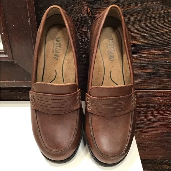 NWOT Eastland Newbury Penny Loafer Heeled Genuine Leather Shoe Brown SZ6
