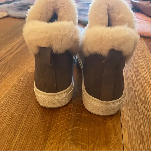 NWOT J/SLIDES Priya High Top Sneaker with Faux Fur