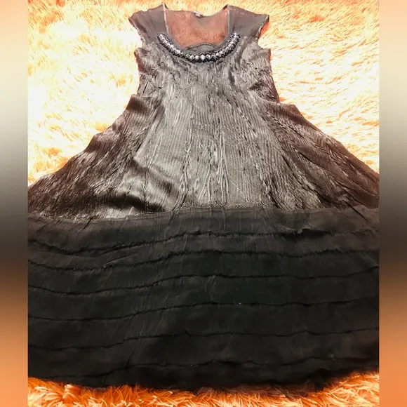 NWOT Komarov, Rhinestone Embellished V-Neck Chameause Midi Dress. Size S